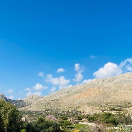 Pontamos Villas Chalki Town Екстериор снимка