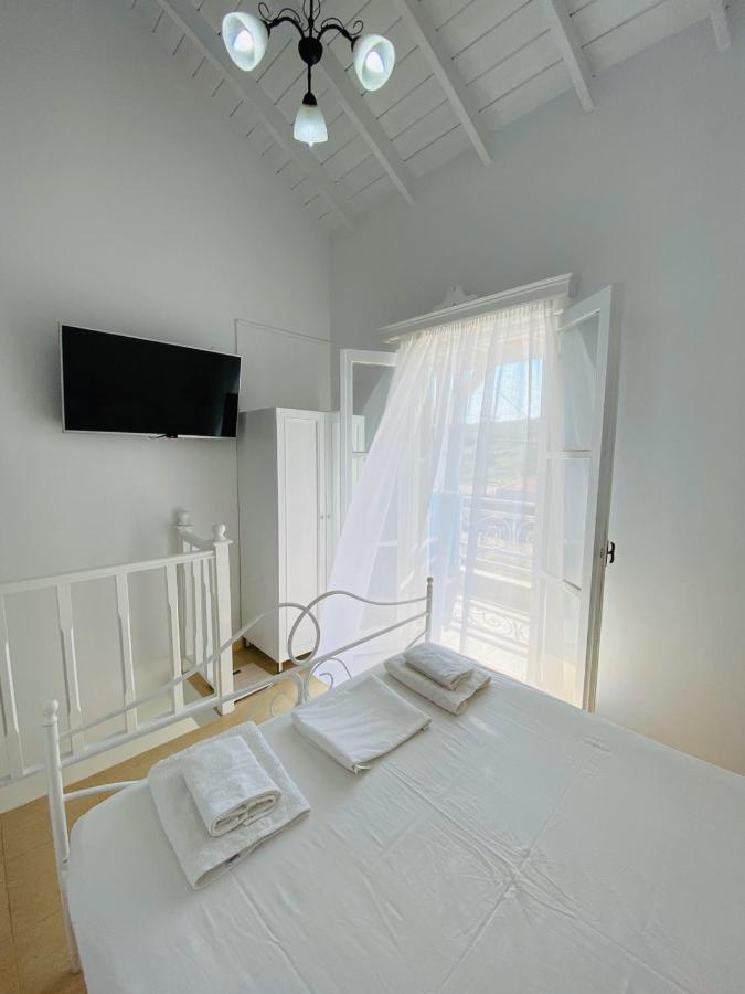 Pontamos Villas Chalki Town Екстериор снимка